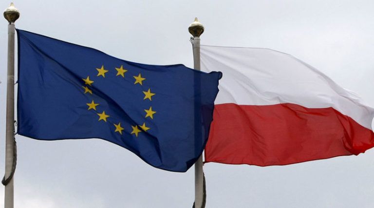 bandera polonia y UE