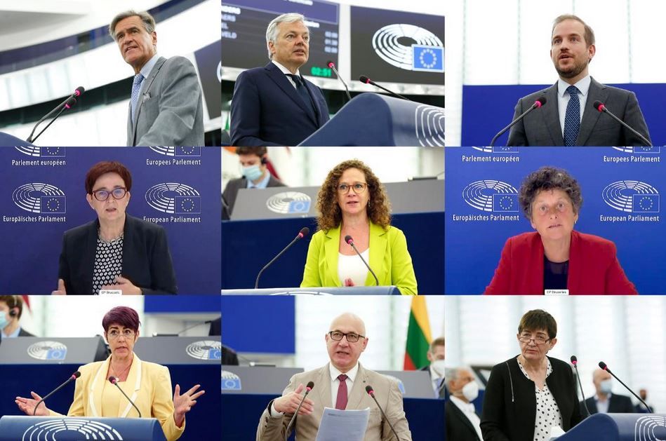 Fotosx de eurodiputados hablando en el Parlamento europeo