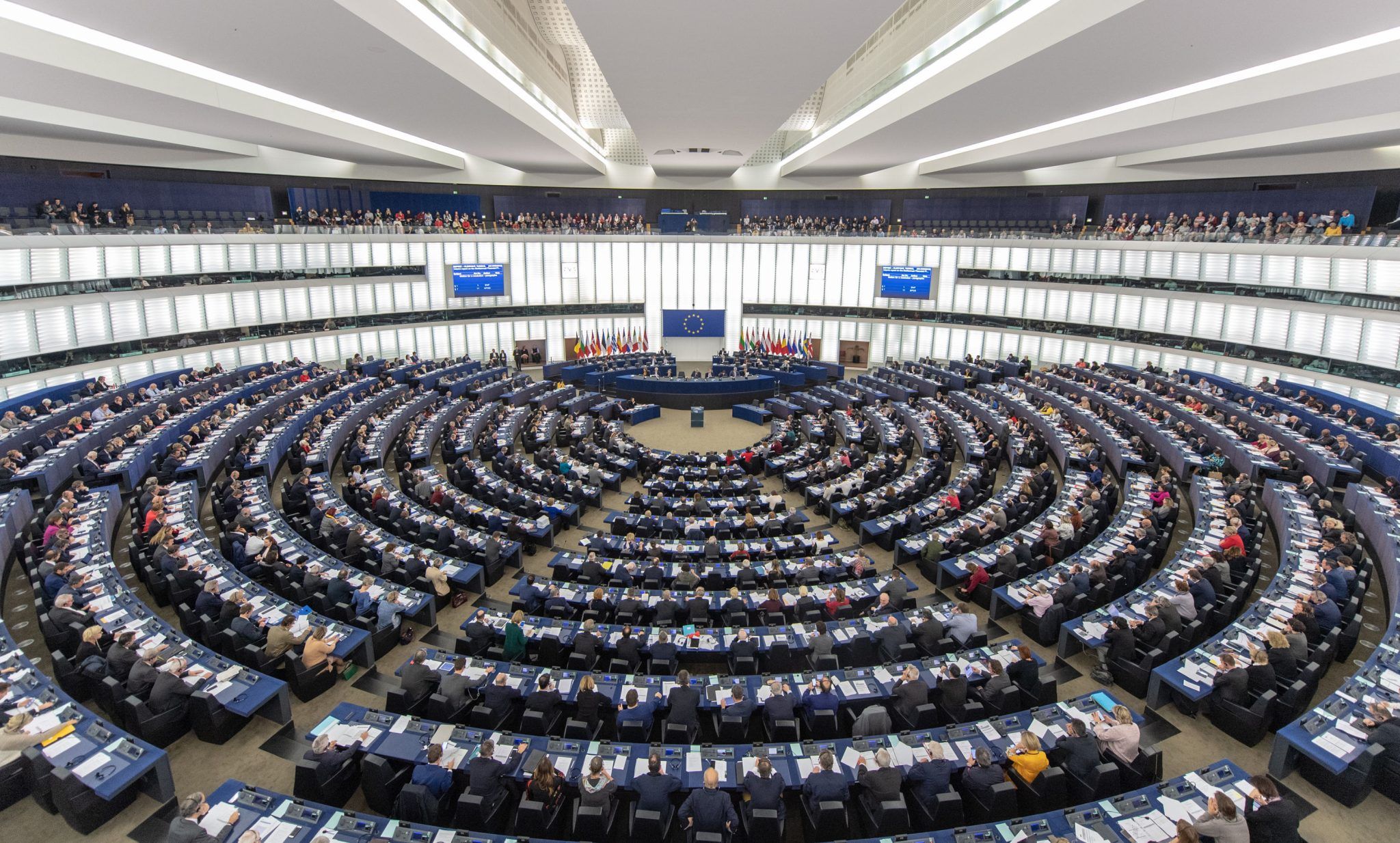 El Parlamento Europeo vota a favor de acelerar el embargo y ...