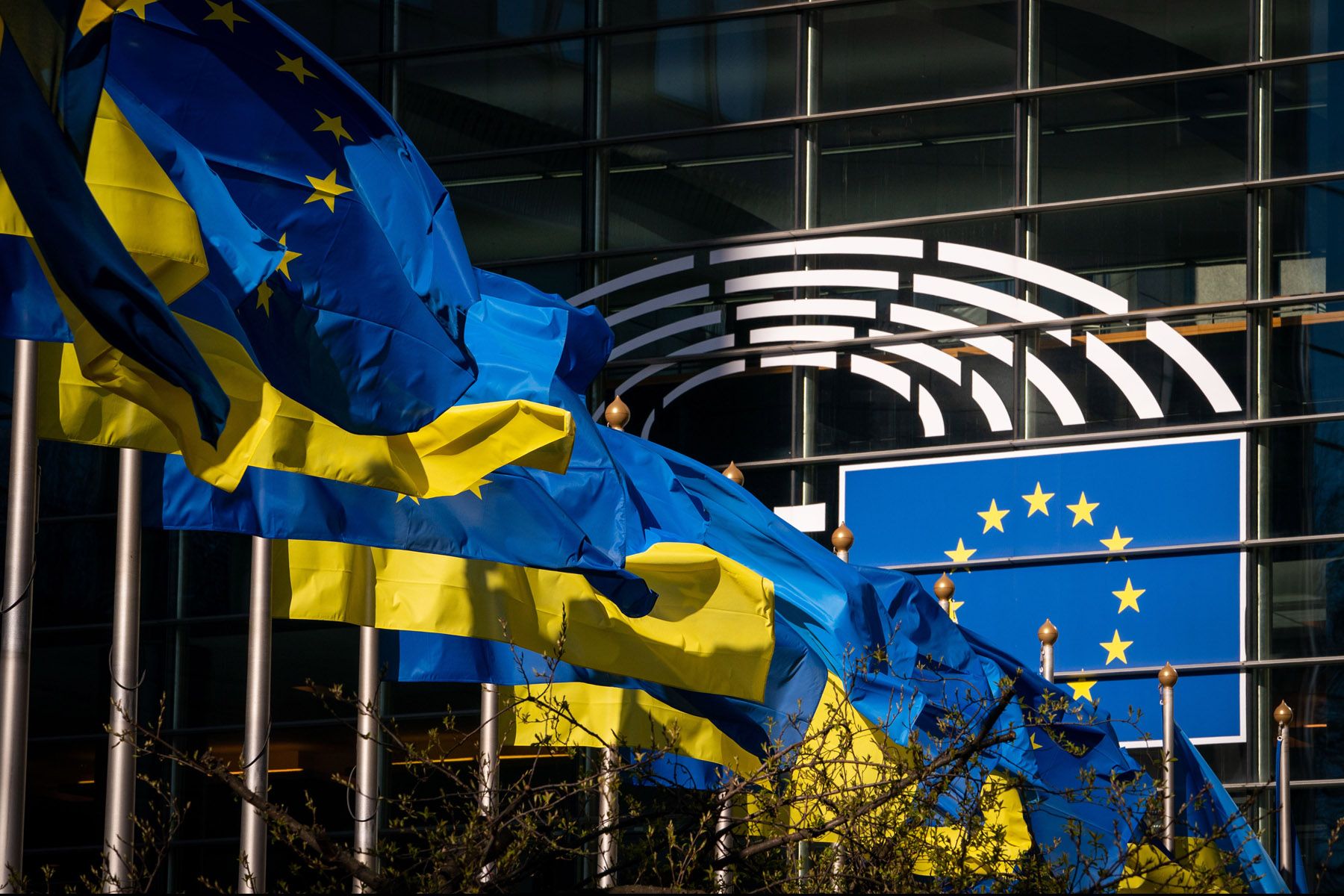 Banderas ucrania y Europa
