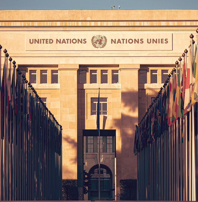 fachada del edificio de la ONU