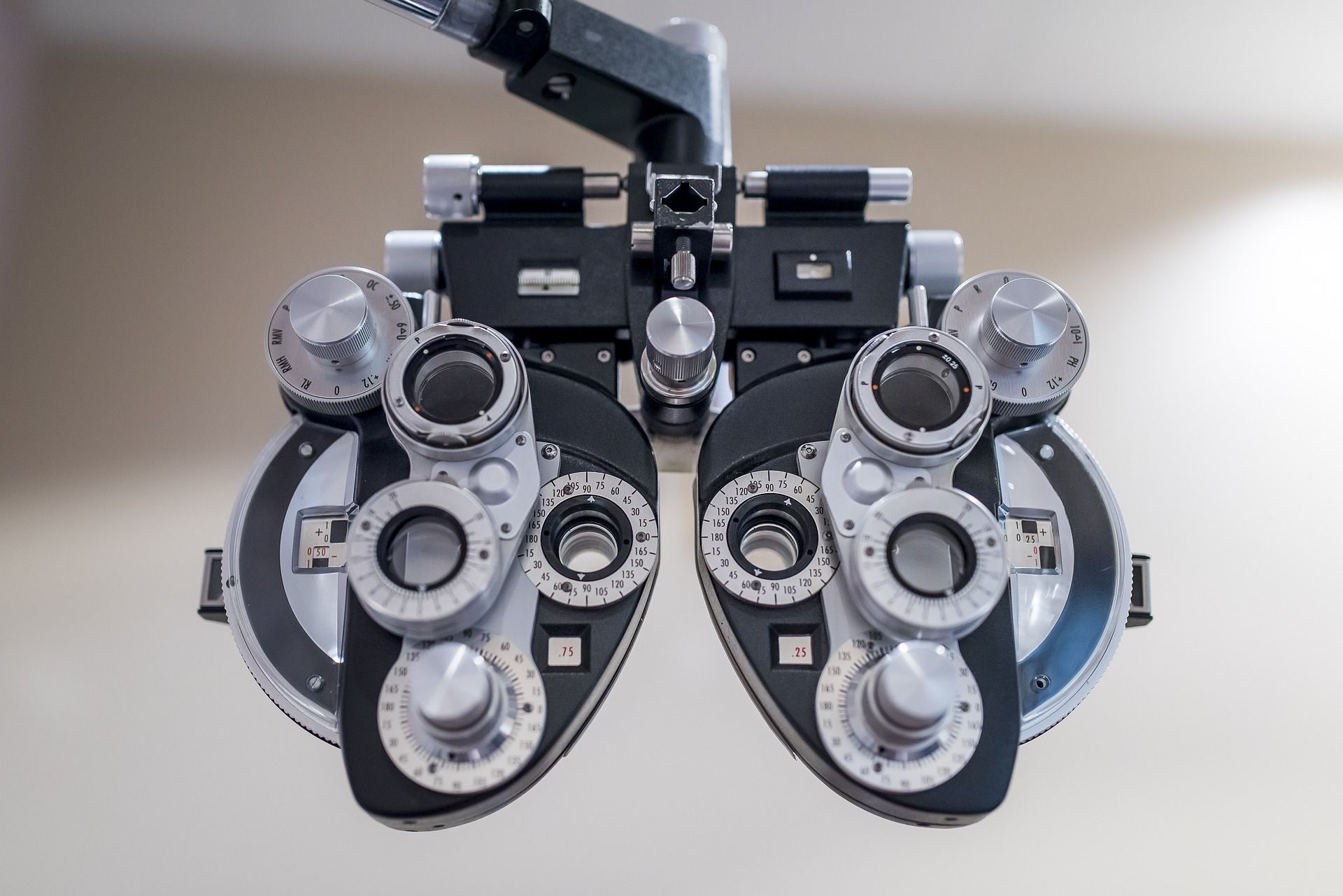 instrumento de exploración de oftalmología