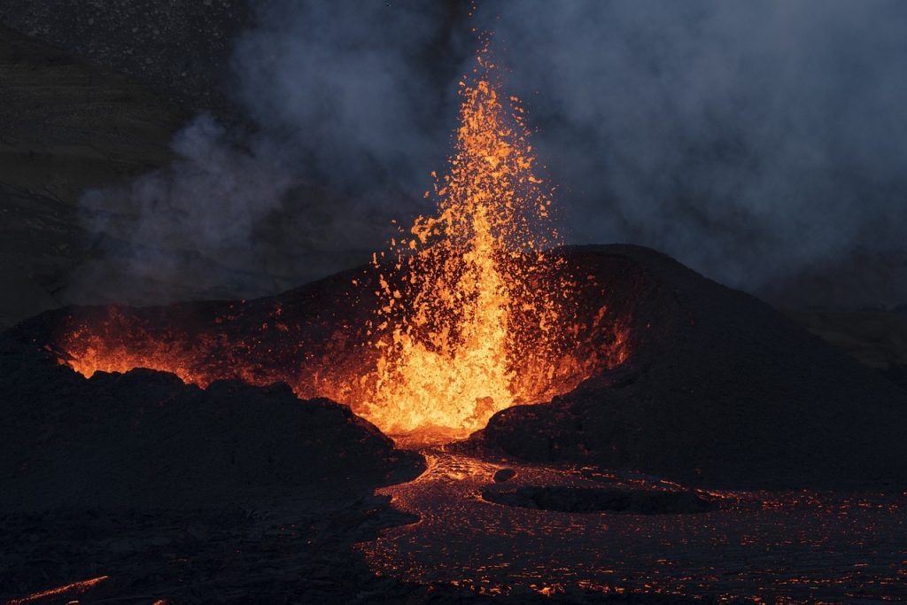 vista de la lava de un volcán