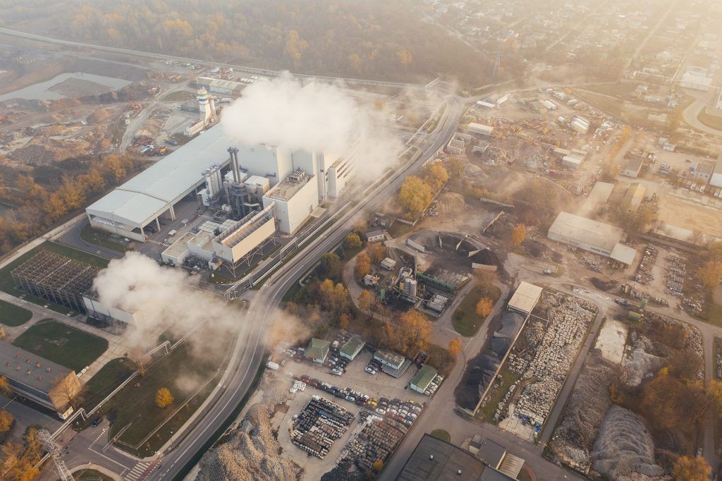 emisiones de gases contaminantes en una ciudad