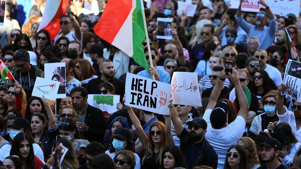 gente manifestándose en Irán